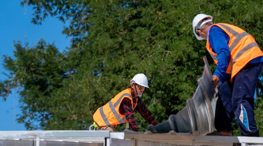 Professional gutter cleaning in Arcadia, MI
